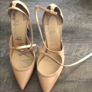 Beautiful tan heels